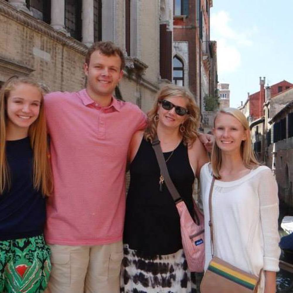 Meet your Posher, Julia